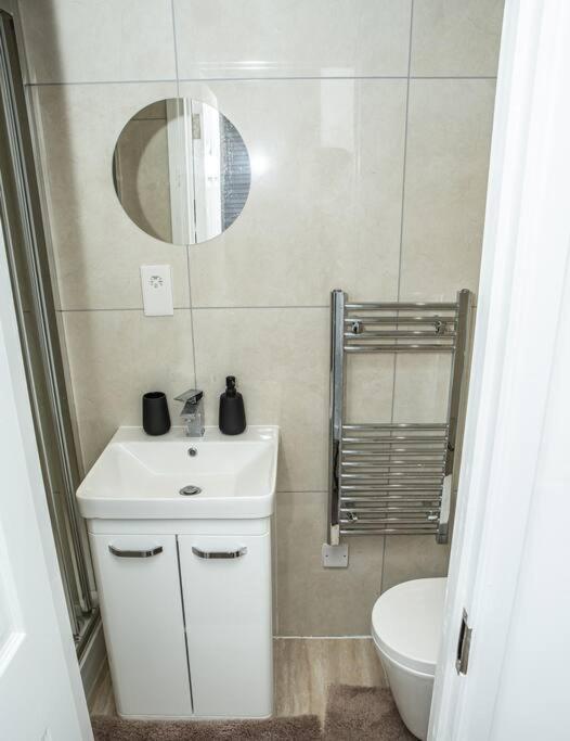 Aylesbury Apartment 1 With Free Parking Zewnętrze zdjęcie