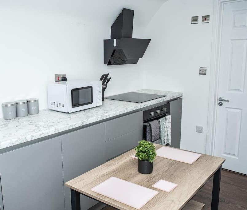 Aylesbury Apartment 1 With Free Parking Zewnętrze zdjęcie